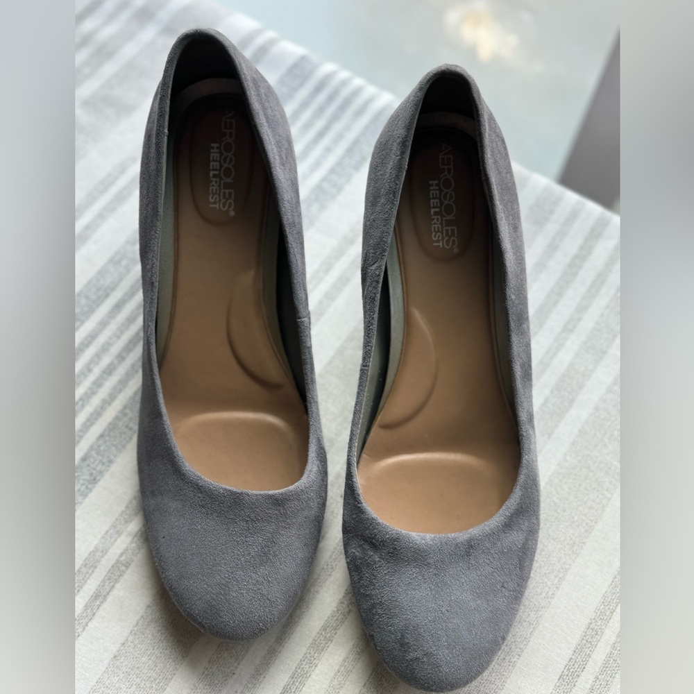 EUC 10W Aerosoles Suede pump